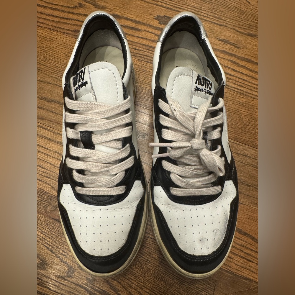 AUTRY SNEAKERS MEDALIST LOW SUPER VINTAGE IN WHITE BLACK SILVER LEATHER, 44–NWT - Picture 13 of 16